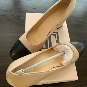 Ivanka trump light brown leather pumps Size 8 NEW